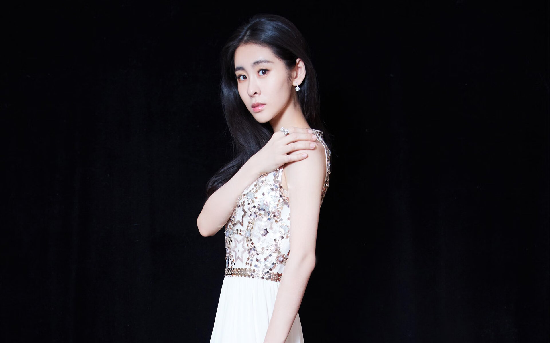 中立代表队A蝶泳项目发挥持续稳定，蝶泳中国选手