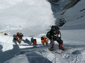 开云全站-全国登山挑战赛千人攀登玉龙雪山，玉龙雪山攀岩