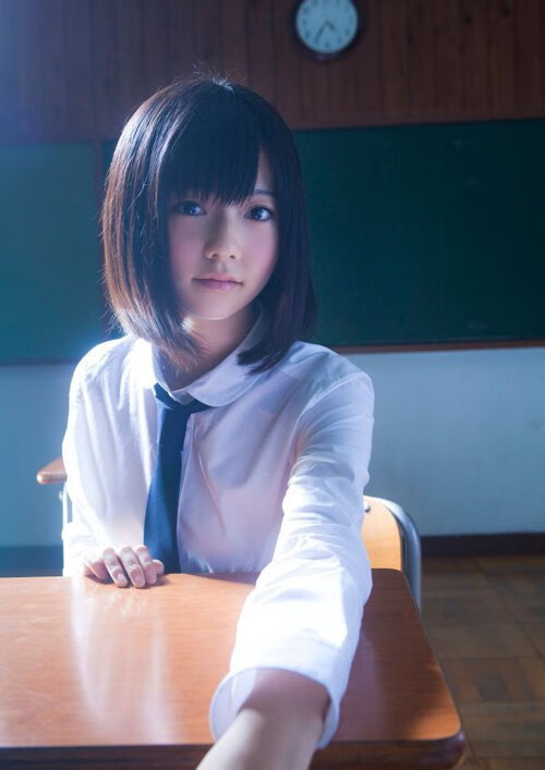 压迫防守下如何调整持球节奏应对,足球比赛压迫式防守特点